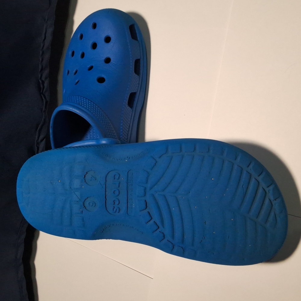 Blue crocs - Picture 2 of 3